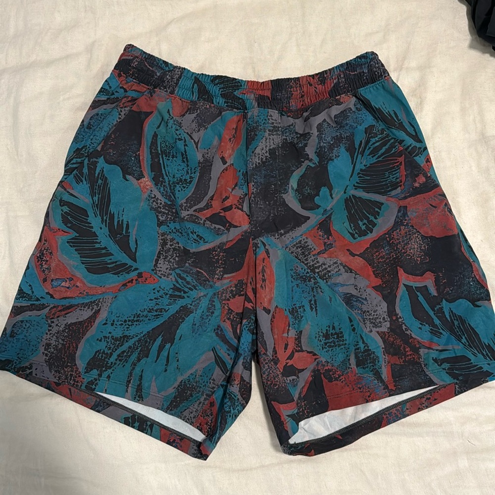 Lululemon Pace Breaker Short 7” Size M